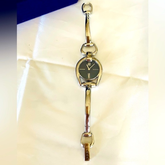 Ladies GUCCI distinctive design watch ❤️‍🔥🌹 - Picture 6 of 14